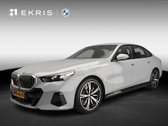 BMW 5-serie - Sedan 520i | M-Sportpakket | LED | Leder | HUD | Elektr. zetels | Sportstoelen | DAB | Har