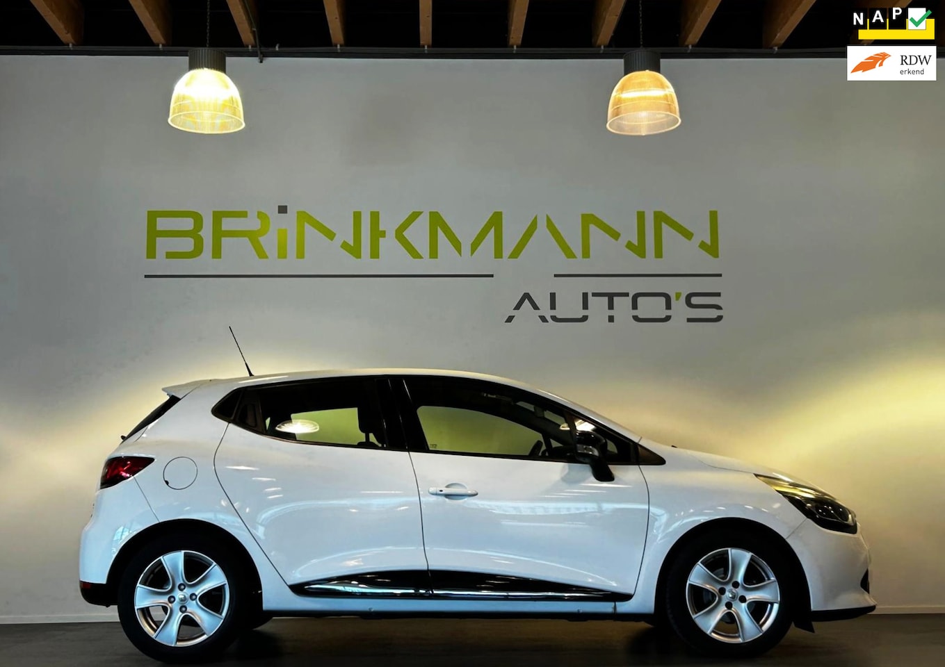 Renault Clio - 0.9 TCe Collection - Nav. - PDC - Tr.Haak - APK 05-2027 - AutoWereld.nl