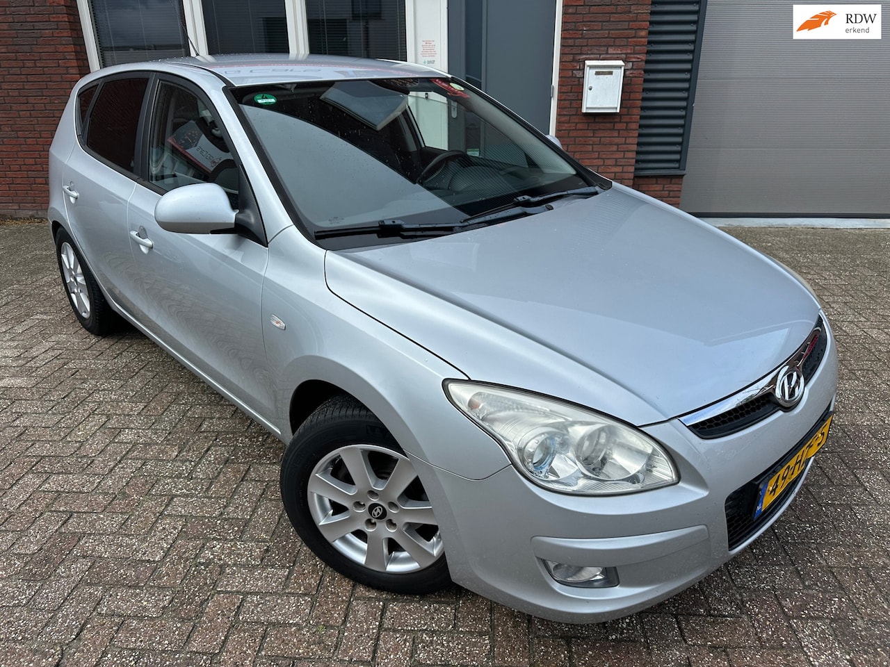 Hyundai i30 - 1.6i Dynamic / Airco / 5DRS / NAP / LM - AutoWereld.nl
