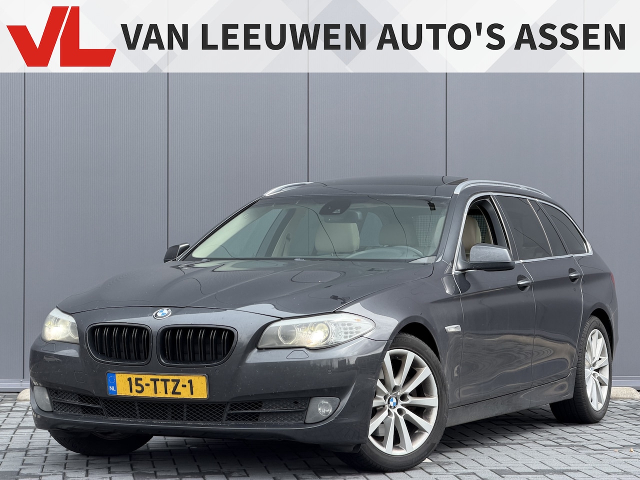 BMW 5-serie Touring - 523i High Executive | Nieuw binnen | RIJKLAAR | Leder | Memory | - AutoWereld.nl