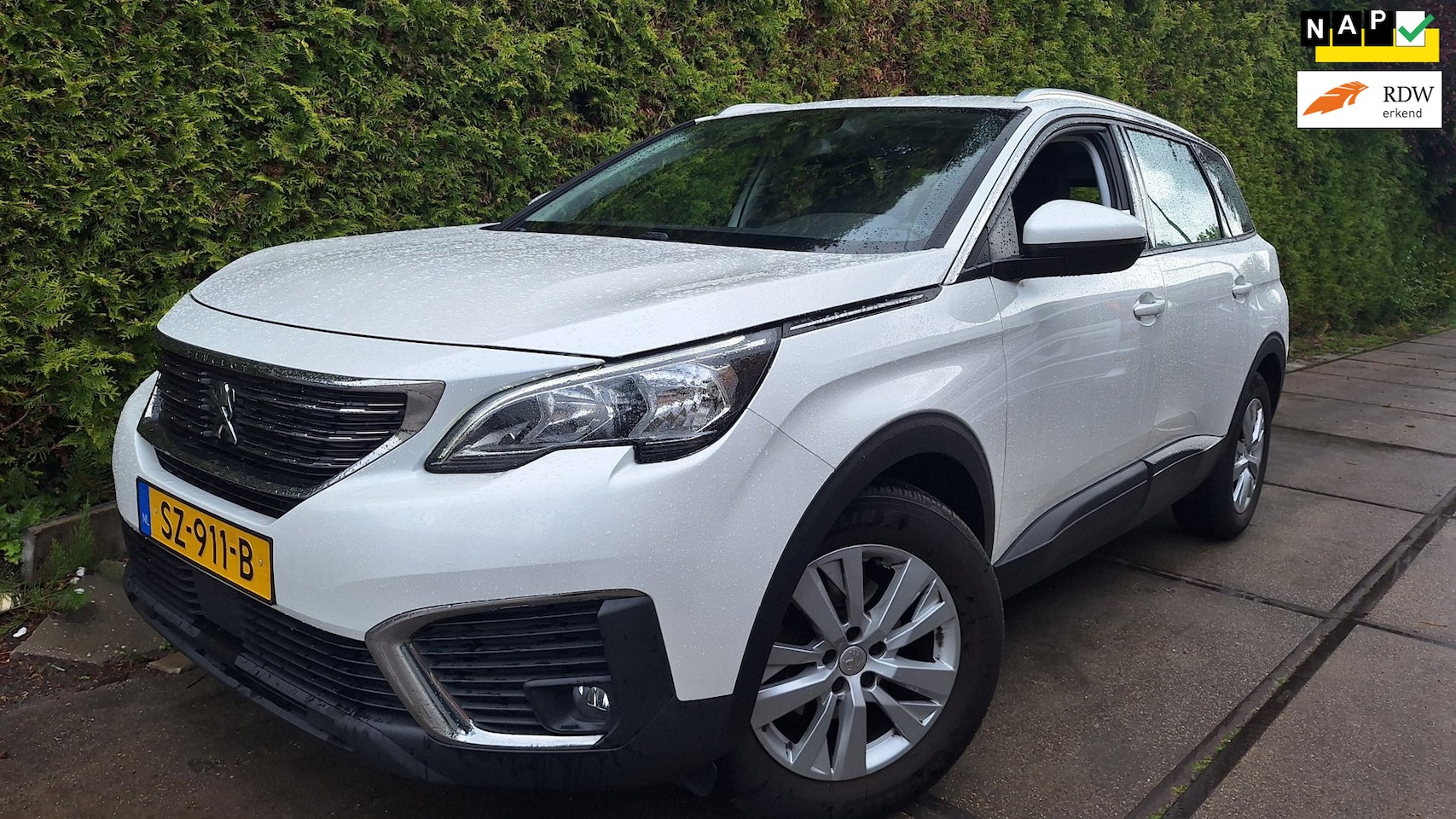 Peugeot 5008 - 1.2 PureTech Blue Lease Executive 1.2 PureTech Blue Lease Executive - AutoWereld.nl