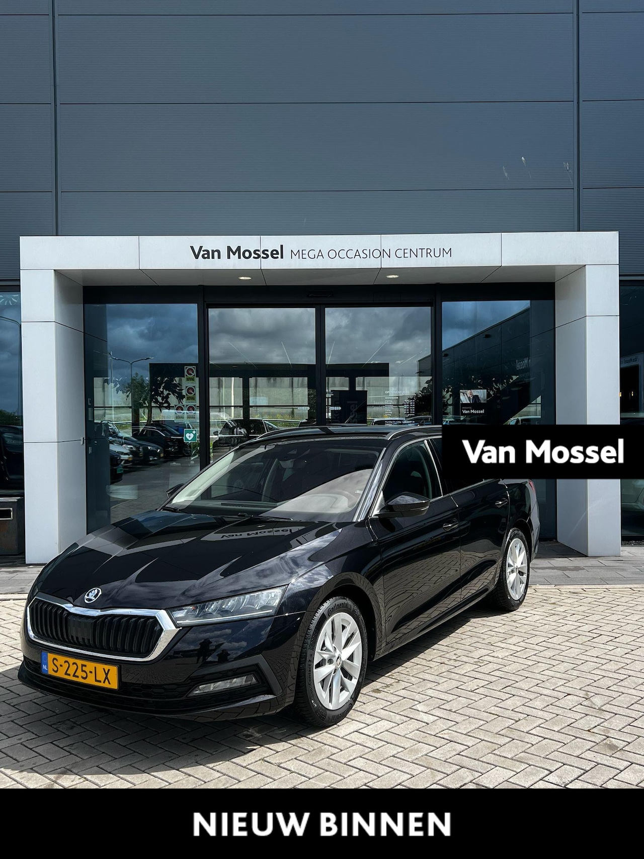Skoda Octavia Combi - 1.0 e-TSI Business Edition | Automaat | ACC | Trekhaak | Stoelverwarming | Lane Assist | A - AutoWereld.nl