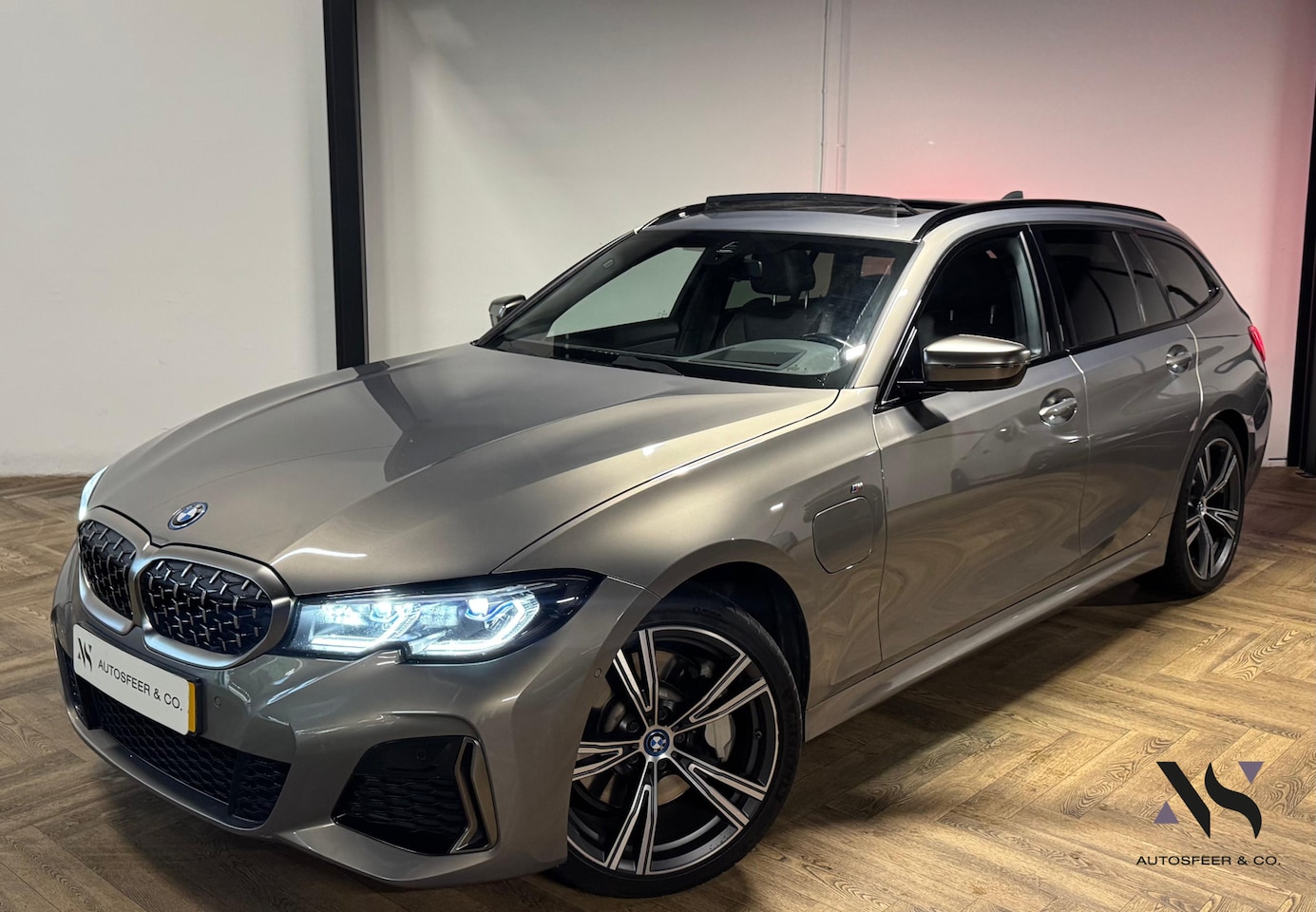 BMW 3-serie Touring - 330e M High Executive PANO KEYLESS MEMORY' - AutoWereld.nl