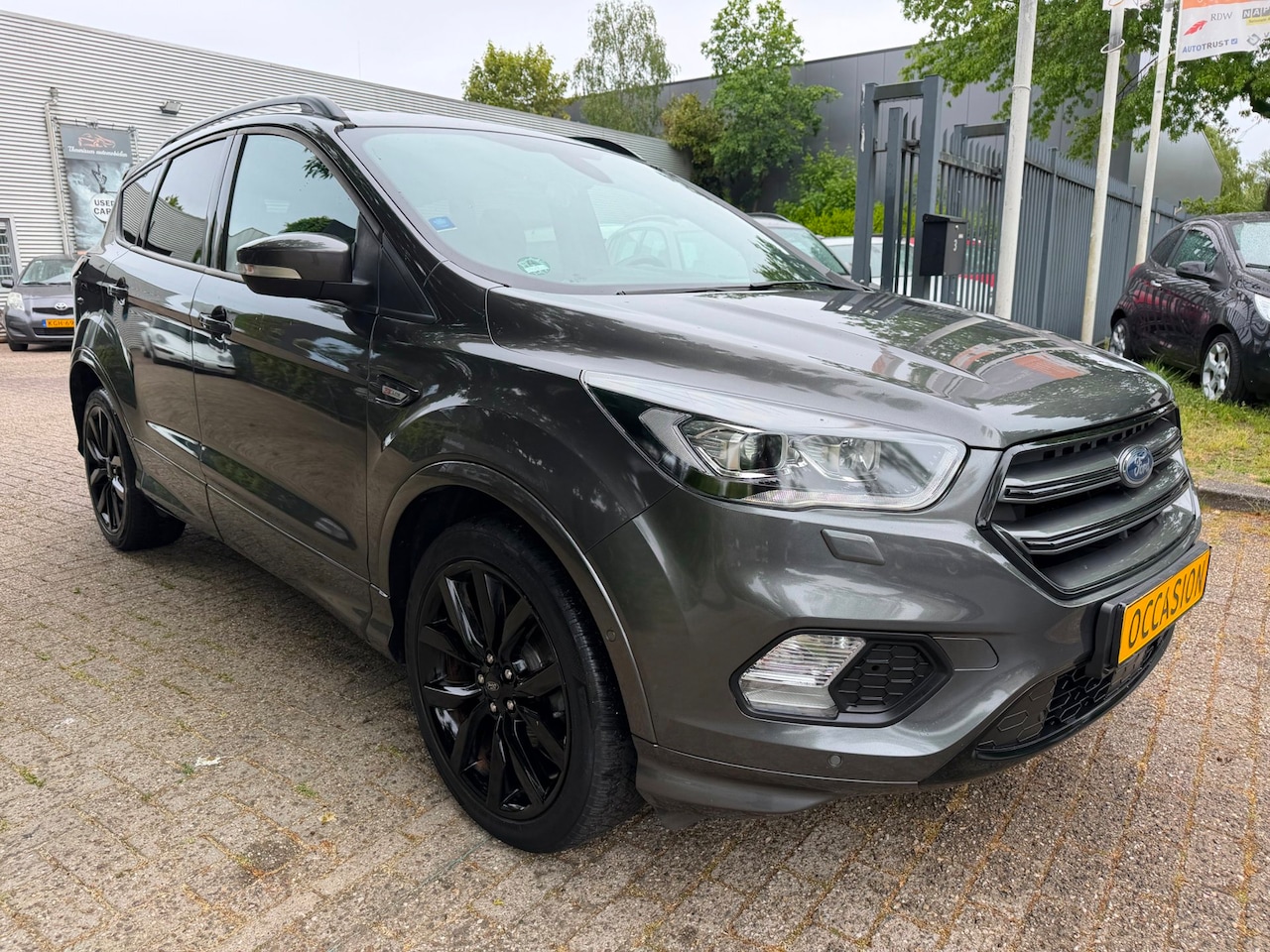 Ford Kuga - 1.5 EcoBoost ST Line 95.595 km, trekhaak navi, cruise, elec pakket, xenon-led, multi-stuur - AutoWereld.nl