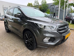 Ford Kuga - 1.5 EcoBoost ST Line 95.595 km, trekhaak navi, cruise, elec pakket, xenon-led, multi-stuur