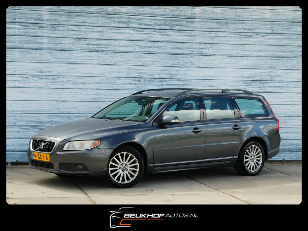 Volvo V70 - 2.5T Summum Automaat Leer Airco Navi 200Pk - AutoWereld.nl
