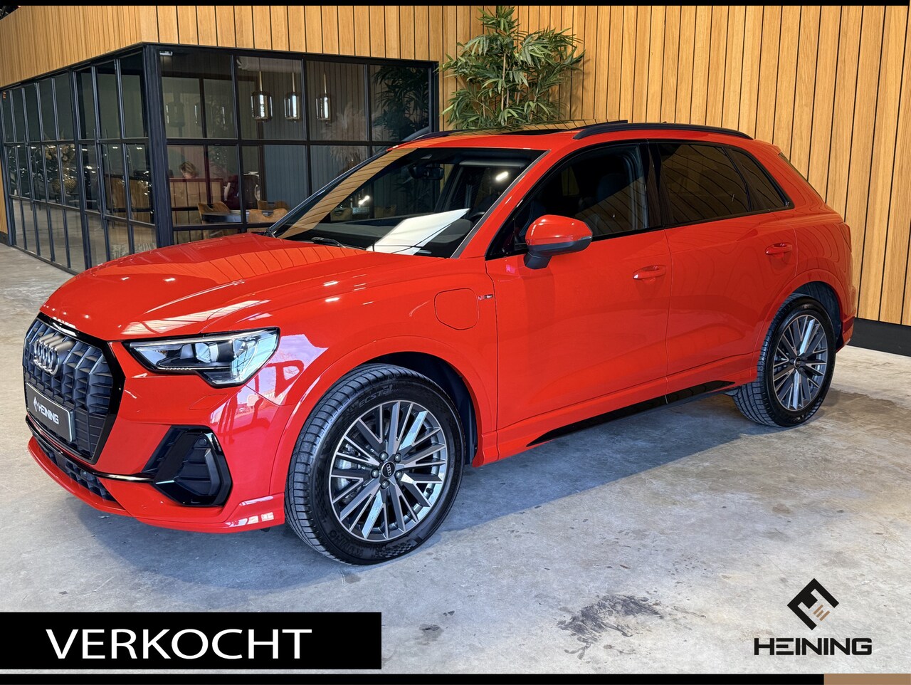 Audi Q3 - 45 TFSI e S edition. Pano. 2X S-Line. Apple-carplay. Blackline. 19 inch. - AutoWereld.nl