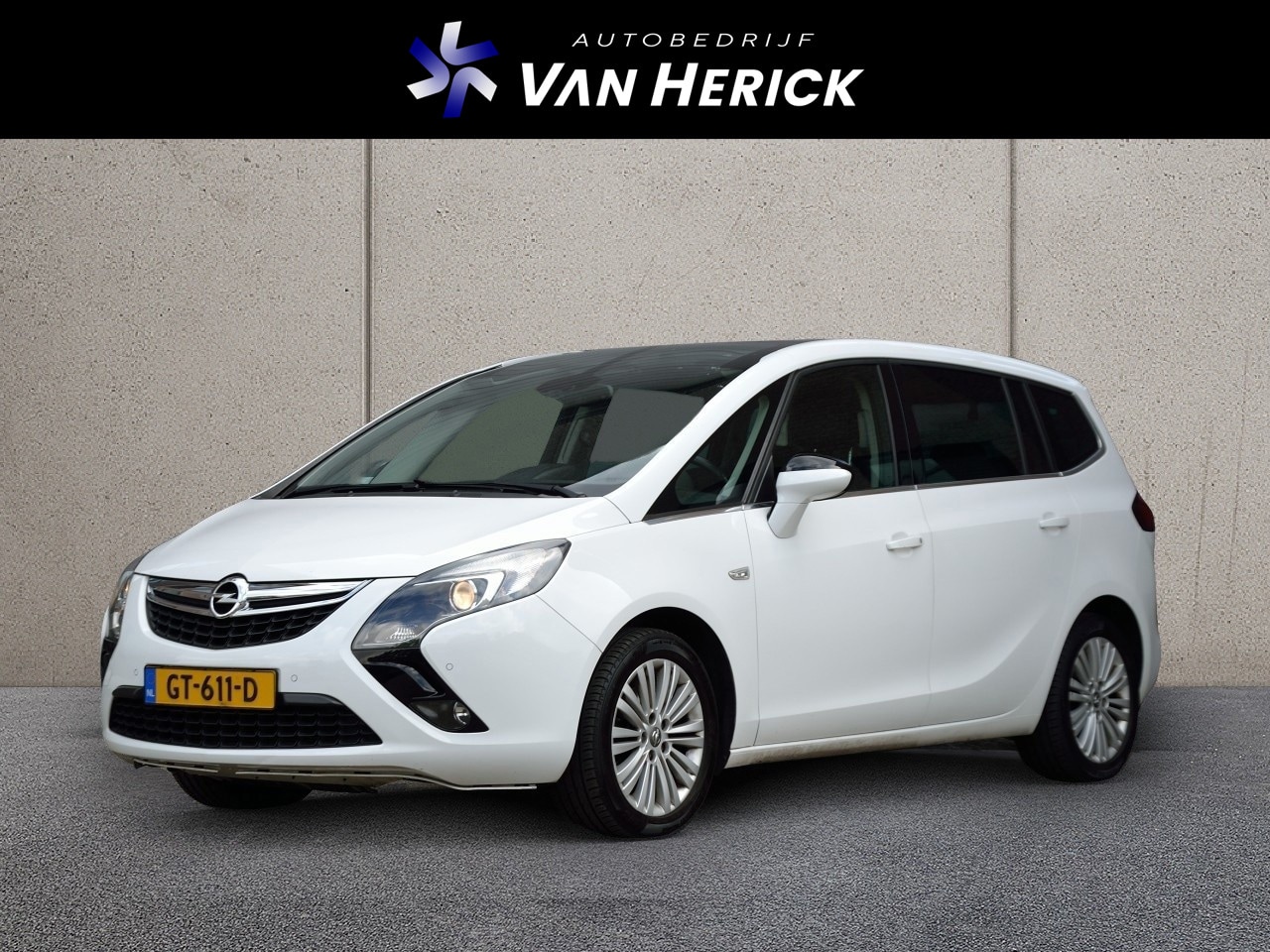 Opel Zafira Tourer - 1.4 Turbo 140PK | 7-Zitter | Panoramadak | Trekhaak - AutoWereld.nl