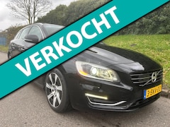 Volvo V60 - 2.4 D6 AWD Plug-In Hybrid - Pano - Leder - Navi - Adaptive cruise control