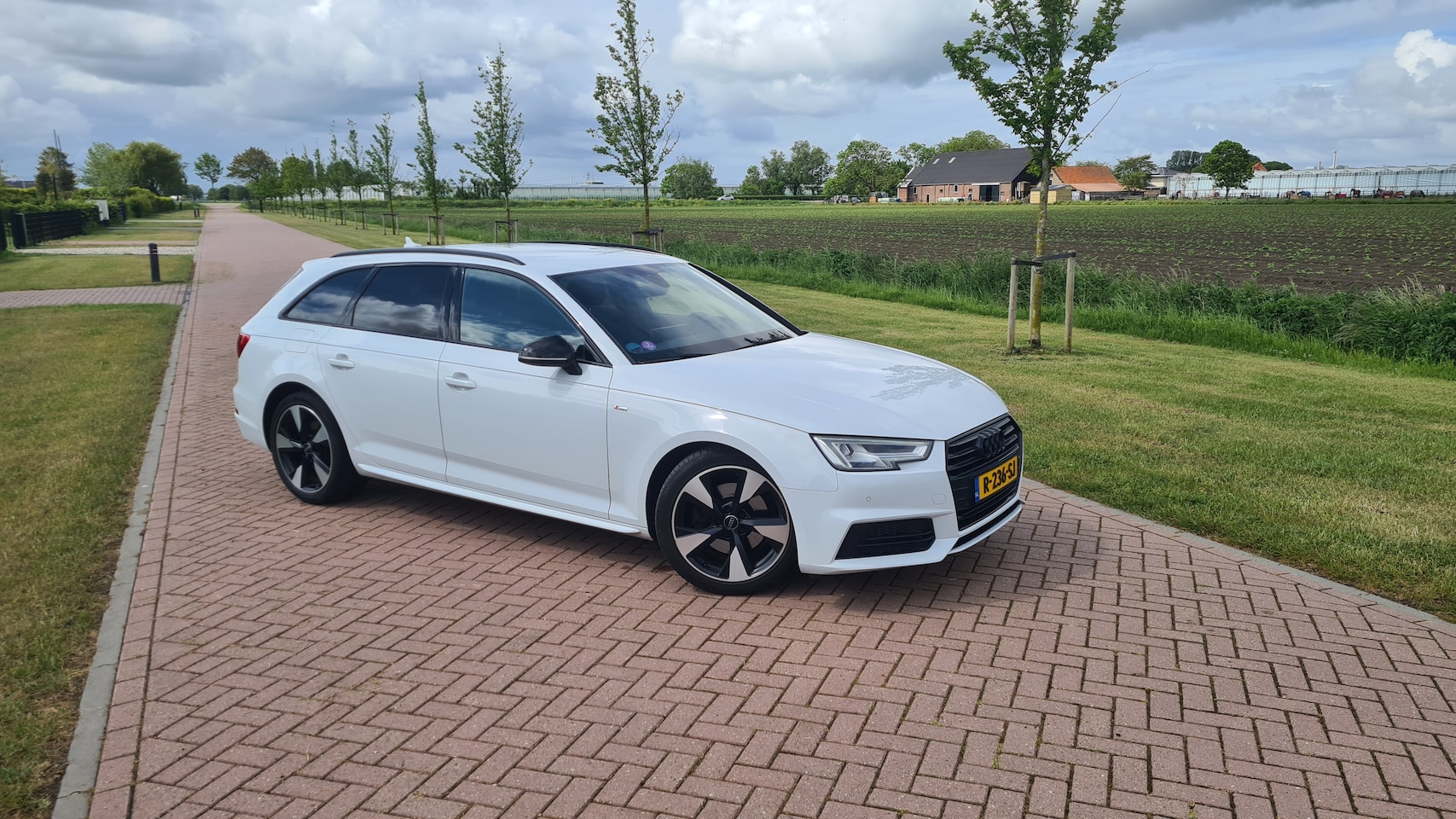 Audi A4 Avant - 1.4 TFSI Sport S line Edition 3 x S-line - AutoWereld.nl