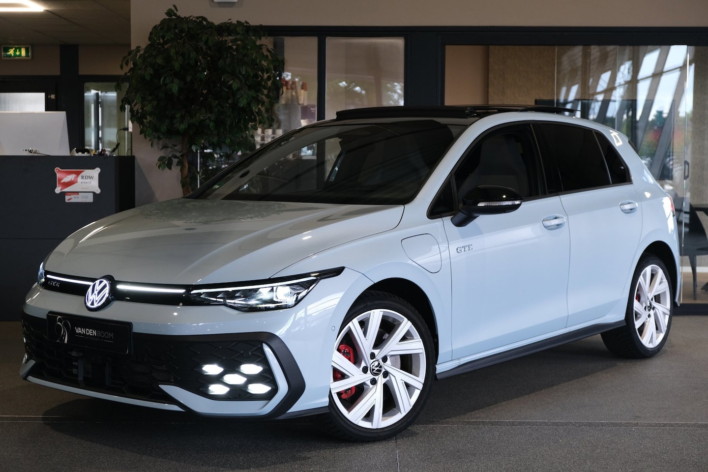 Volkswagen Golf - 8.5 1.5 eHybrid GTE 272PK Facelift Pano Volleder 360Cam IQ Led - AutoWereld.nl