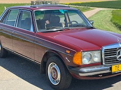 Mercedes-Benz 200-280 (W123) - 240 D