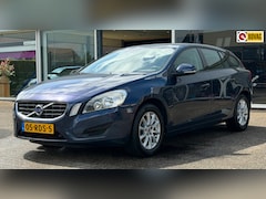 Volvo V60 - 1.6 T3 / TREKHAAK / NW APK / PDC / ALL SEASON
