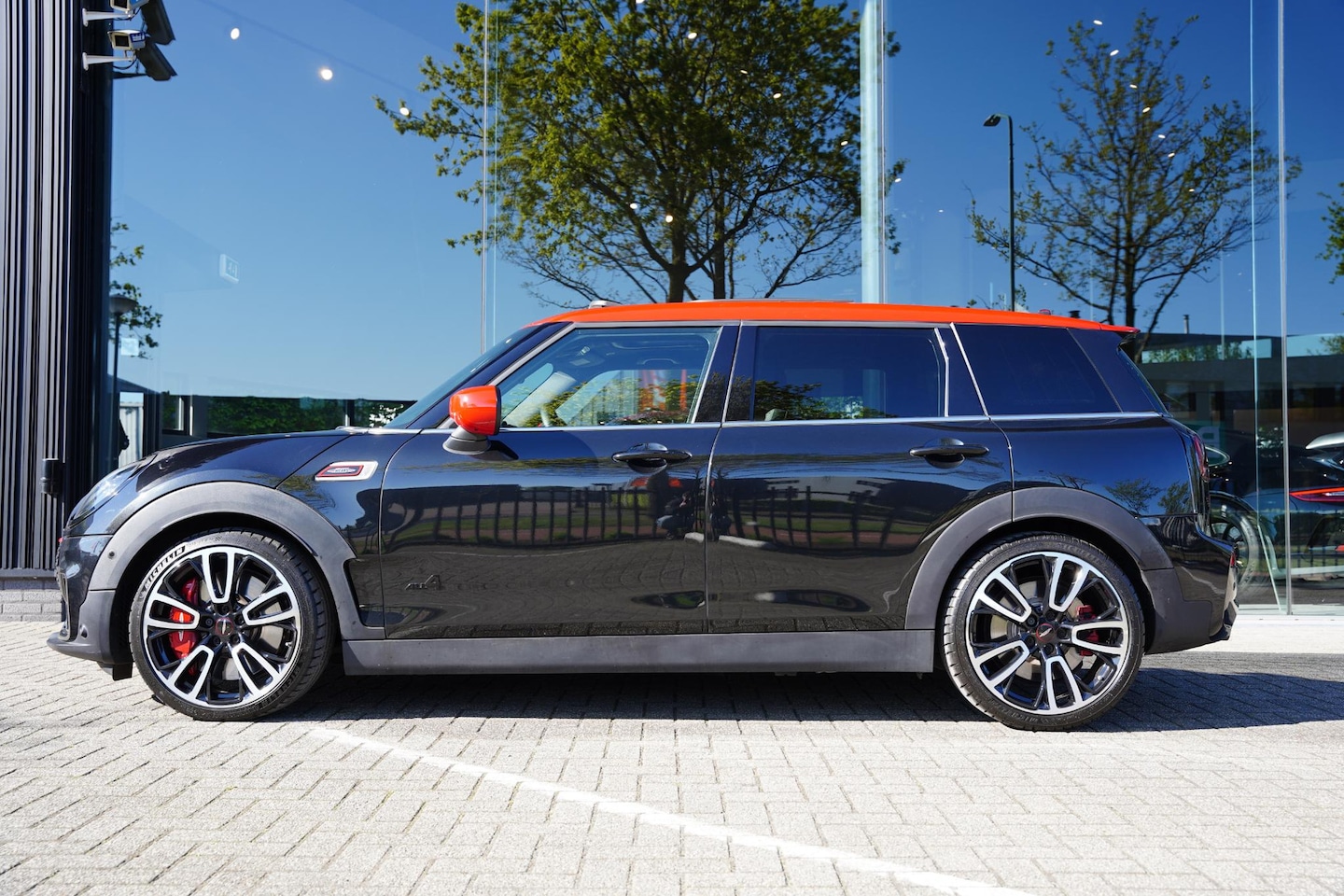 MINI Clubman - Mini 2.0 JCW ALL4 John Cooper Works / Panoramadak / Harman Kardon - AutoWereld.nl