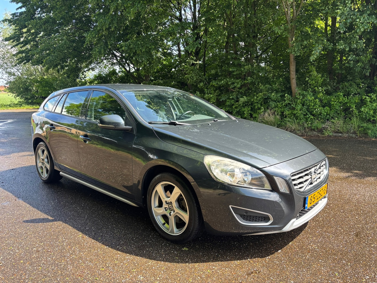 Volvo V60 - 1.6 T3 | Momentum | Clima | Cruise | APK 03-2027 - AutoWereld.nl