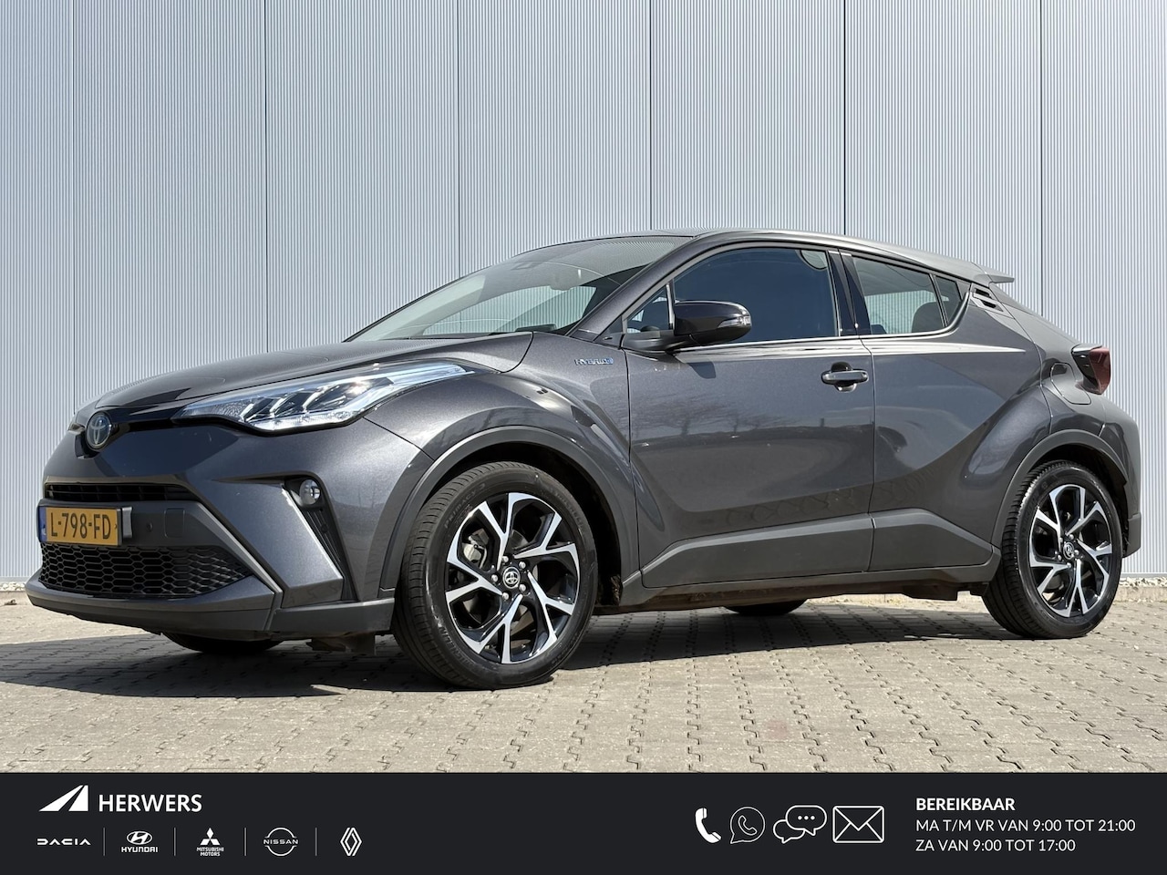 Toyota C-HR - 2.0 Hybrid Dynamic / Automaat / Airco / Trekhaak / Cruise Control / Navigatie / - AutoWereld.nl