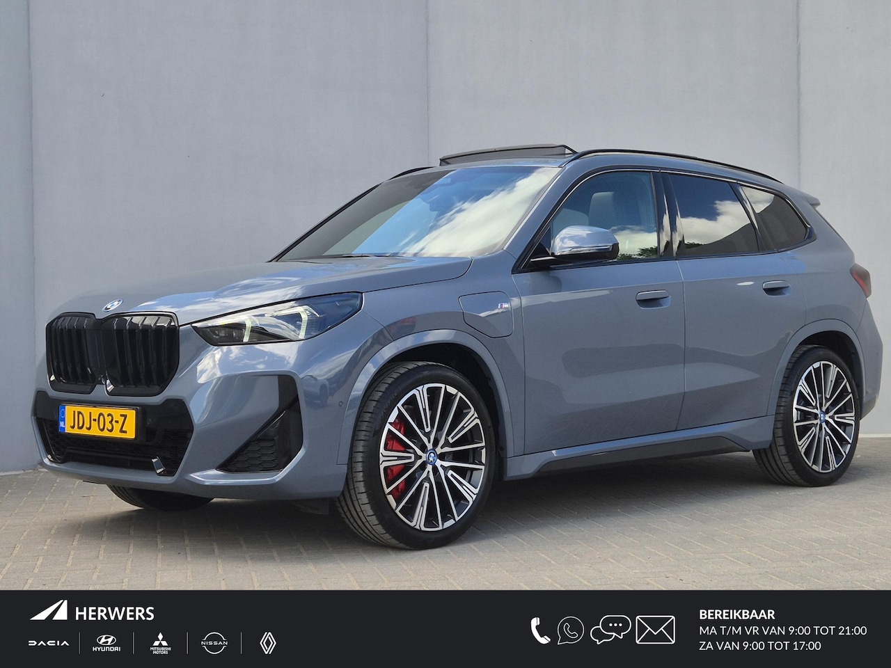 BMW X1 - xDrive30e 326 PK M-SPORT / Fabrieksgarantie tot 03-2028 / Glazen schuif- en kanteldak / He - AutoWereld.nl