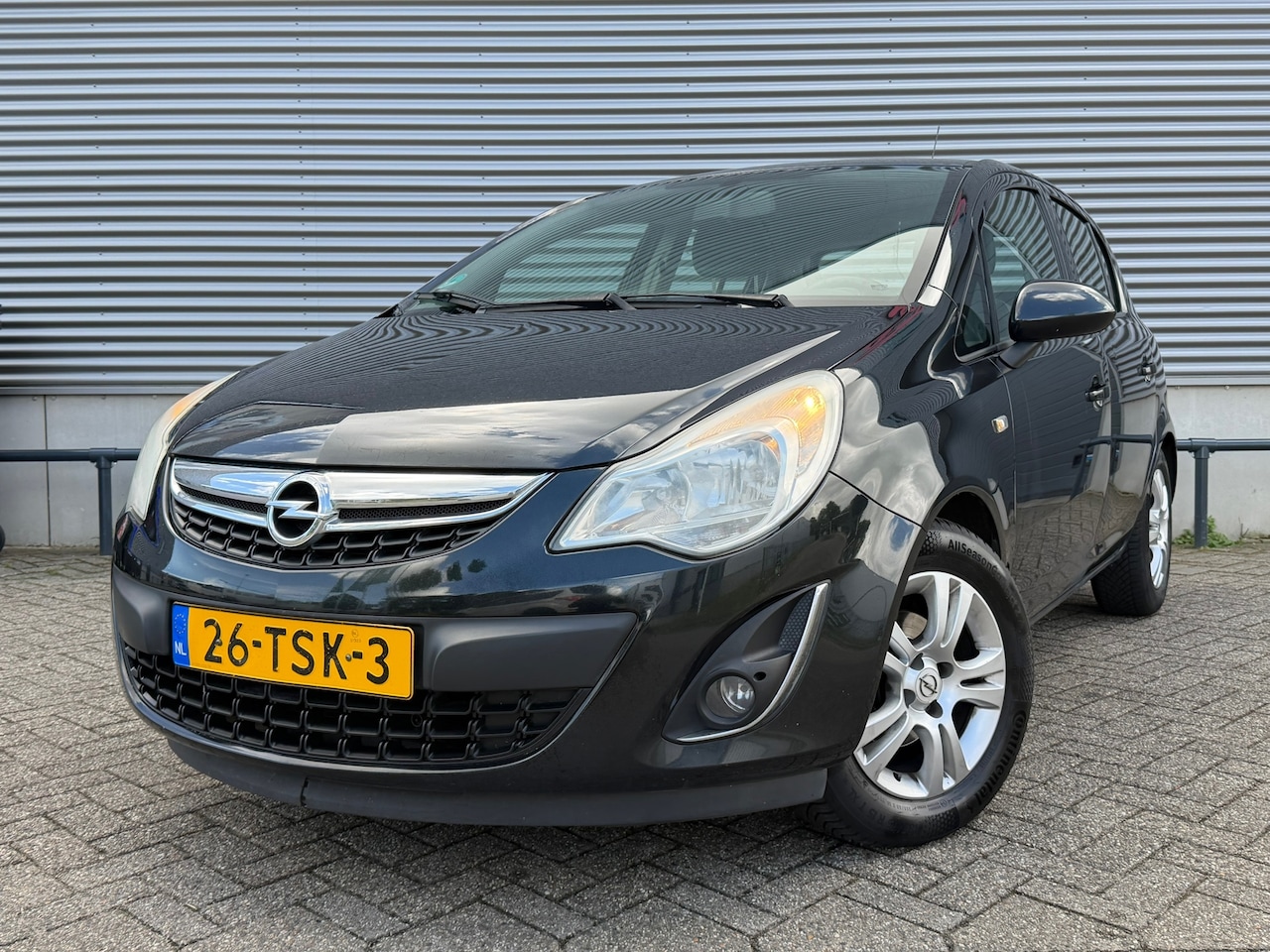 Opel Corsa - 1.2-16V Anniversary Edition 1.2-16V Anniversary Edition - AutoWereld.nl