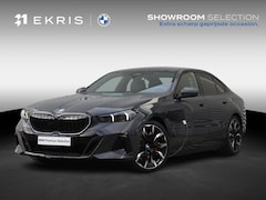 BMW 5-serie - Sedan 530e | M Sportpakket Pro | Individual Lak | Panodak | Trekhaak | Head-Up | Bowers &