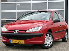 Peugeot 206 - 1.1 XR 60pk | Centrale vergrendeling met afstandsbediening | MP3 aansluiting | Multimedia