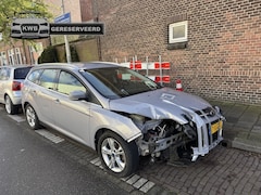 Ford Focus Wagon - 1.6 TI-VCT Ti. Schadeauto Motor loopt Airco