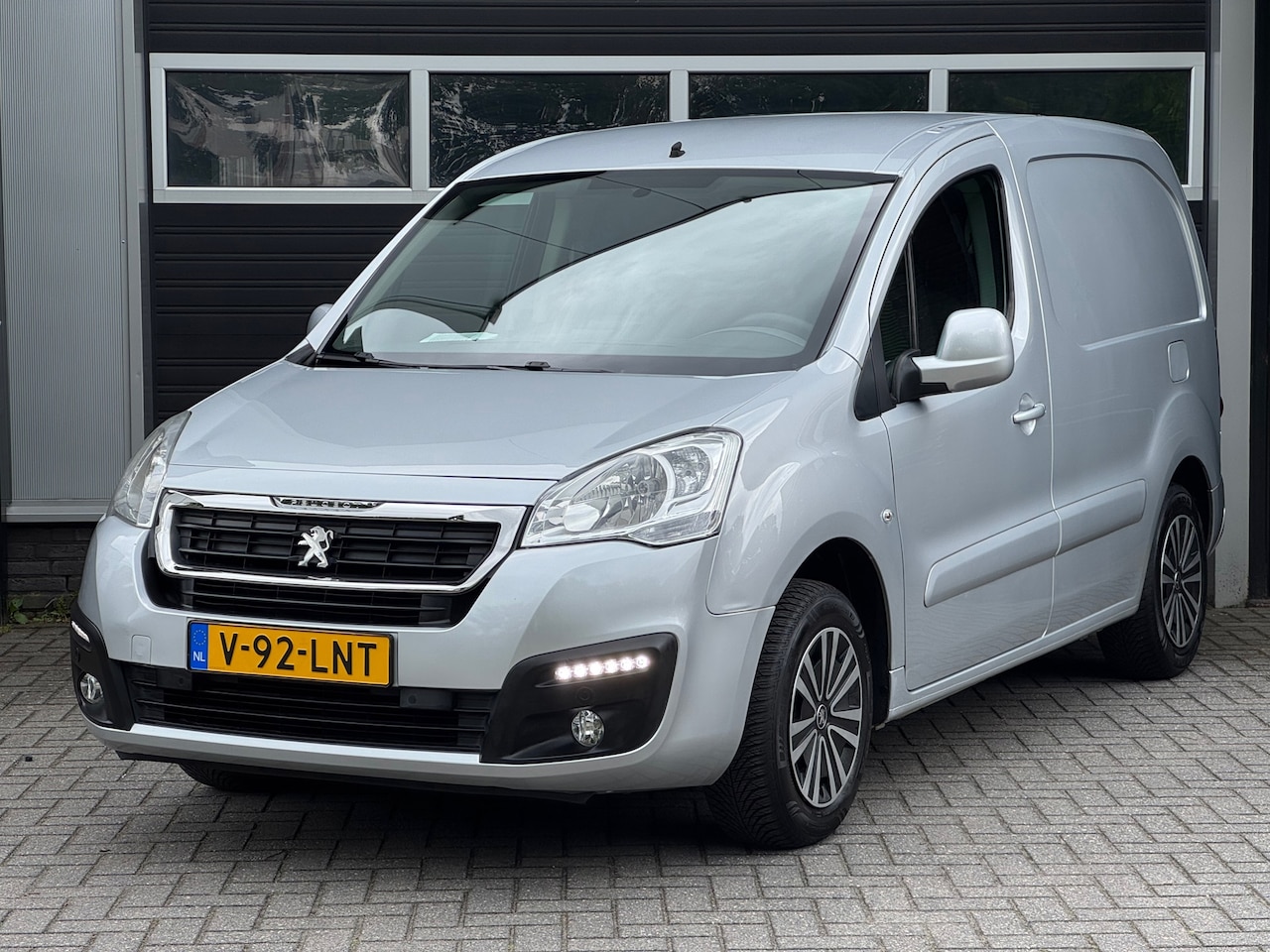 Peugeot Partner - 120 1.6 VTi 98 L1 Pro Trekhaak, Camera, PDC, - AutoWereld.nl