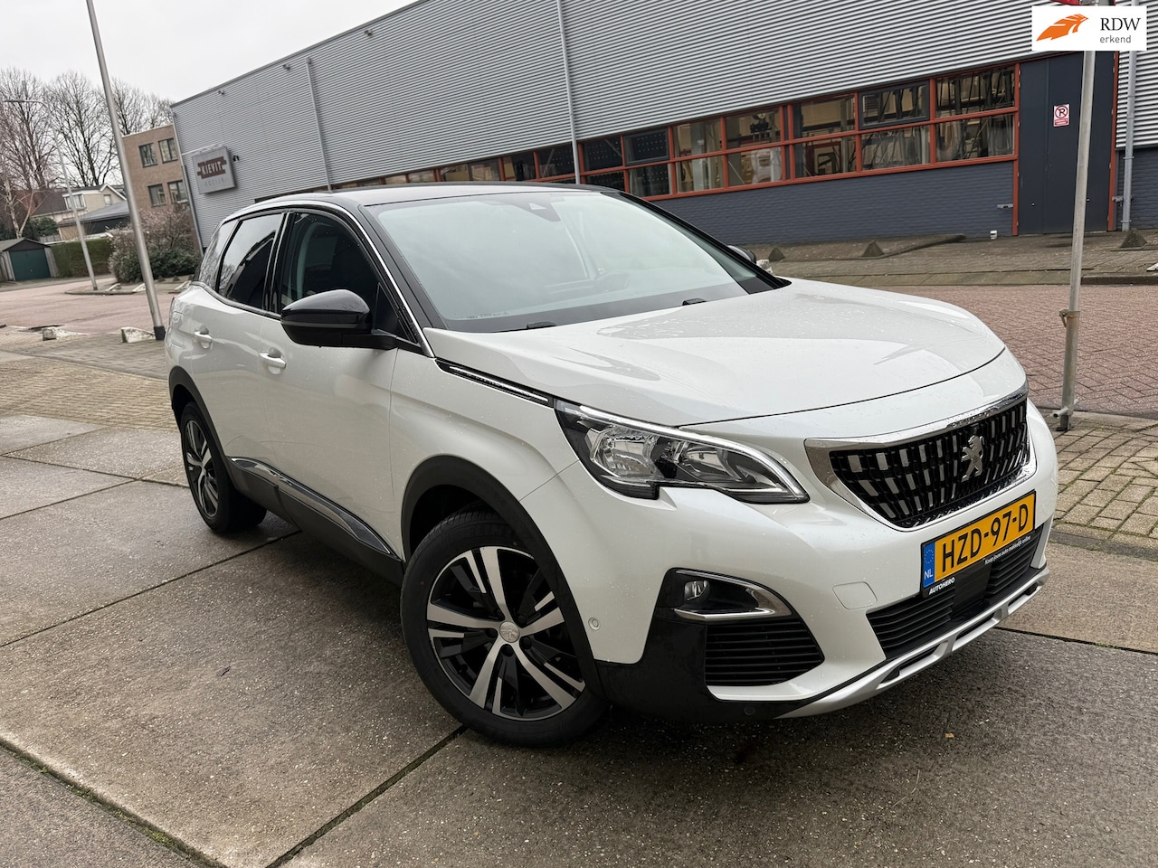 Peugeot 3008 - 1.2 PureTech Active Pack Business TREKHAAK AUTOMAAT APK CLIMA - AutoWereld.nl
