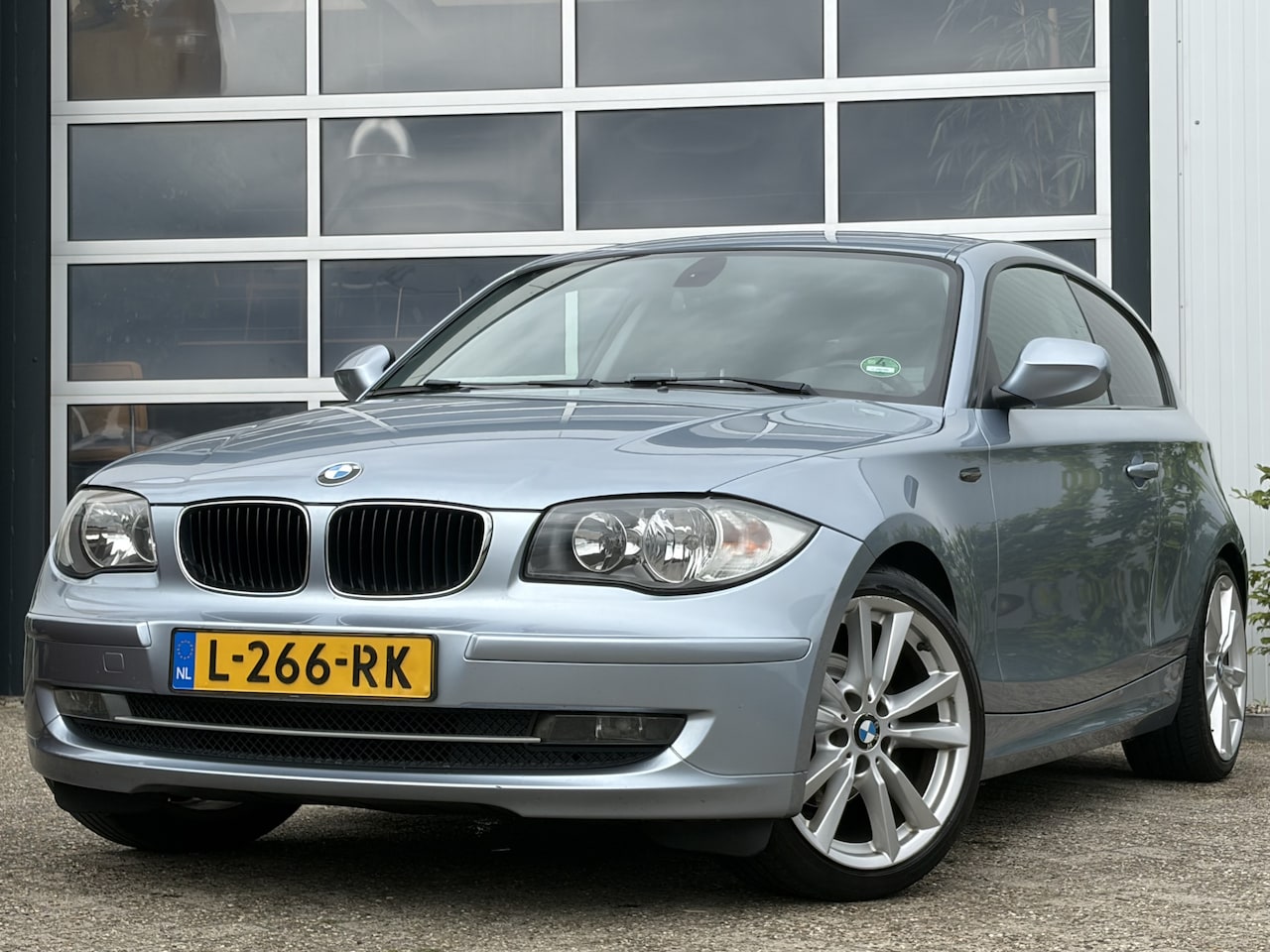 BMW 1-serie - 118i Business Line 142pk | Apple carplay/Android auto | Bluetooth | Isofix bevestiging voo - AutoWereld.nl
