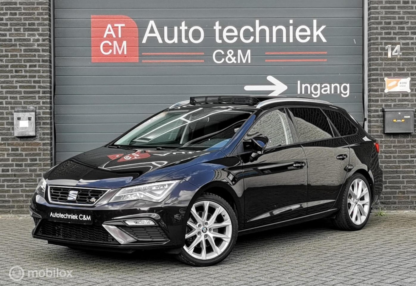 SEAT Leon ST - 1.8 TSI FR 180PK/DSG/PANO/NAV/CRUISE/CARPLY/DCC - AutoWereld.nl