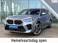 BMW X2 - SDrive20i Launch Edition M sport Camera / Harman Kardon Audio / Stoel-Stuurverwarming