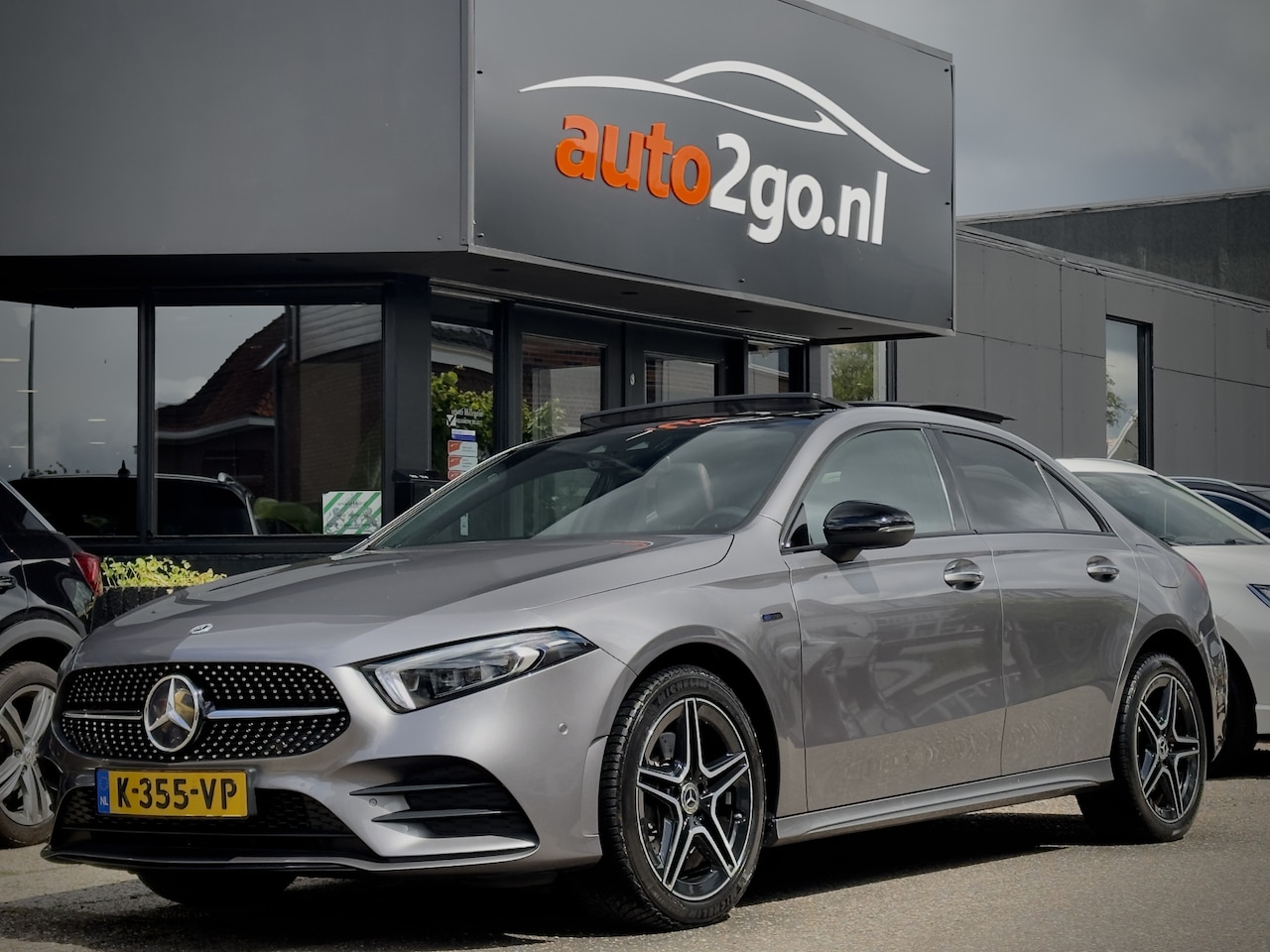 Mercedes-Benz A-klasse - 250 e AUT8 SOLUTION AMG LIMITED PANODAK NAVI CAMERA DIGI-DASH APPLE-CARPLAY LED LMV PDC - AutoWereld.nl