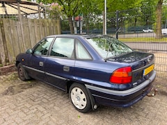 Opel Astra - 1.6i GL APK 1998 169.000 KM