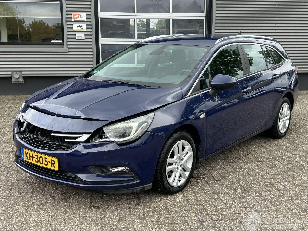 Opel Astra Sports Tourer - 1.0 Business+ 1.0 BUSINESS+ - AutoWereld.nl