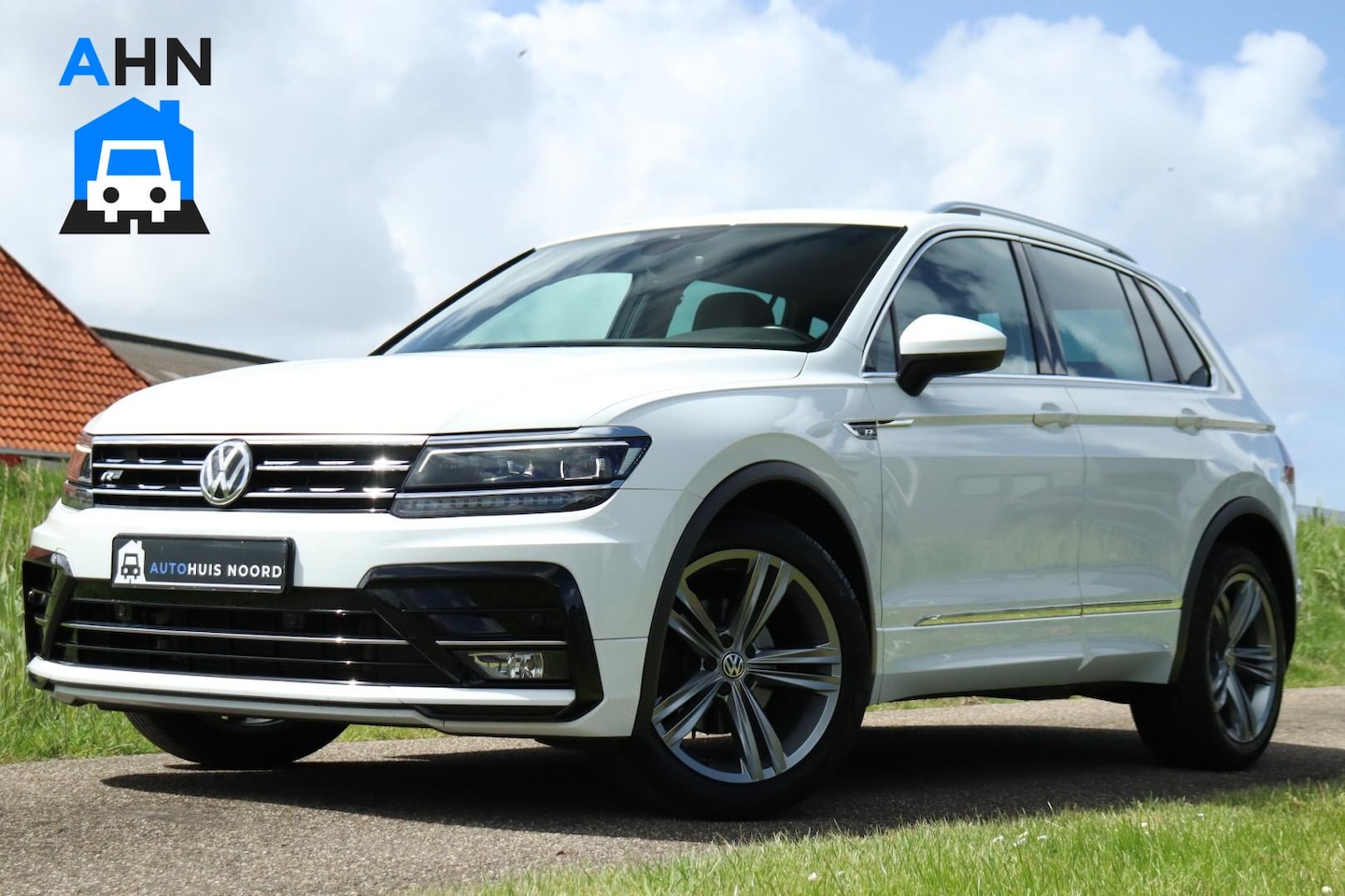 Volkswagen Tiguan - 1.5 TSI / 3X R-Line / DSG / 150PK / LED / Virtual Cockpit / Trekhaak / 19"! - AutoWereld.nl
