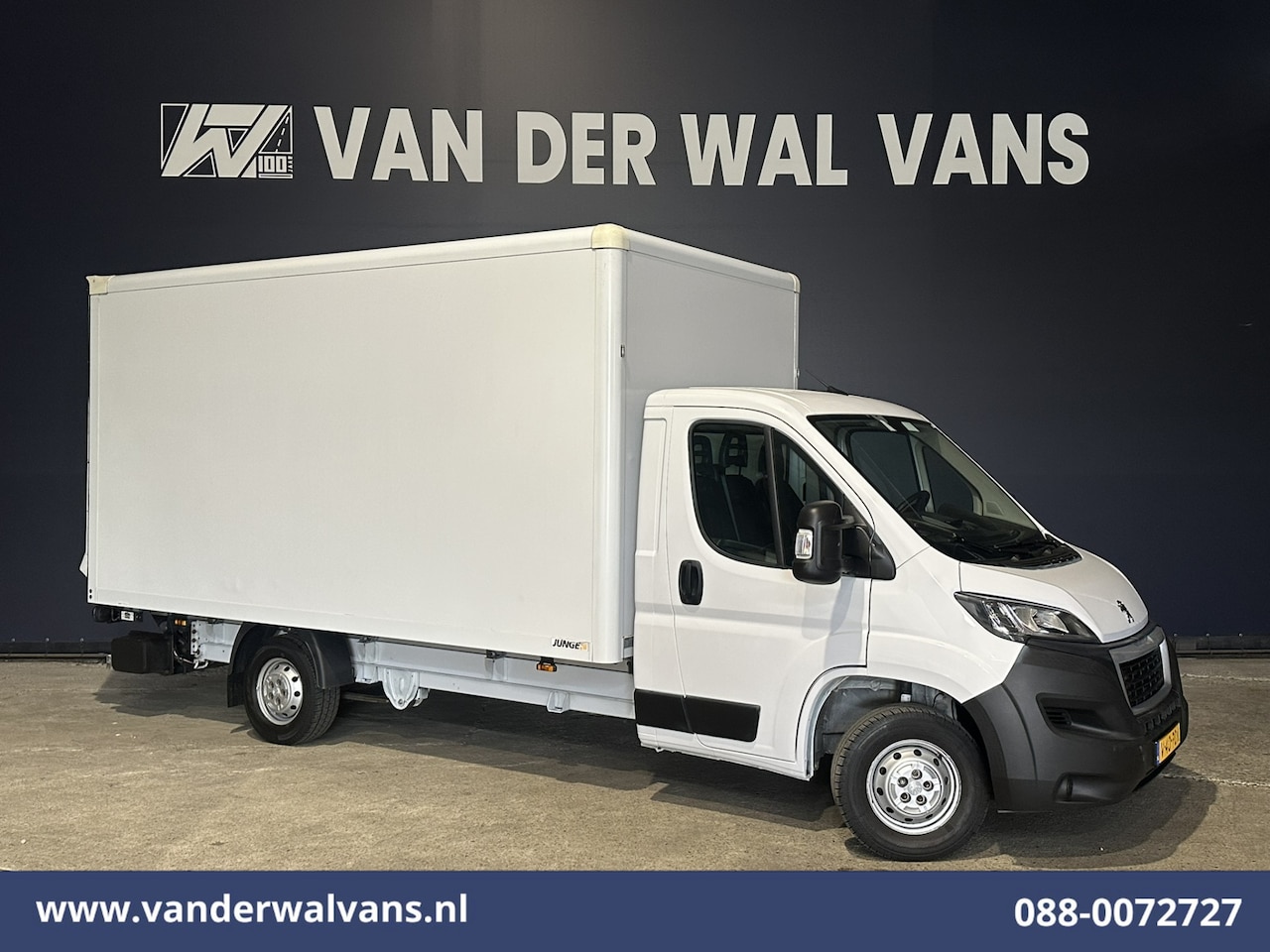 Peugeot Boxer - 2.2 BlueHDi 141pk Bakwagen 436cm Lang Laadklep Euro6 Airco | Cruisecontrol | 955kg laadver - AutoWereld.nl