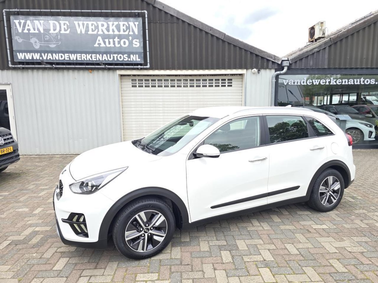 Kia Niro - 1.6 GDi Hybrid DynamicLine AUTOMAAT Clima|Navi|Cruise|Leer|Trekhaak|Nap!! - AutoWereld.nl