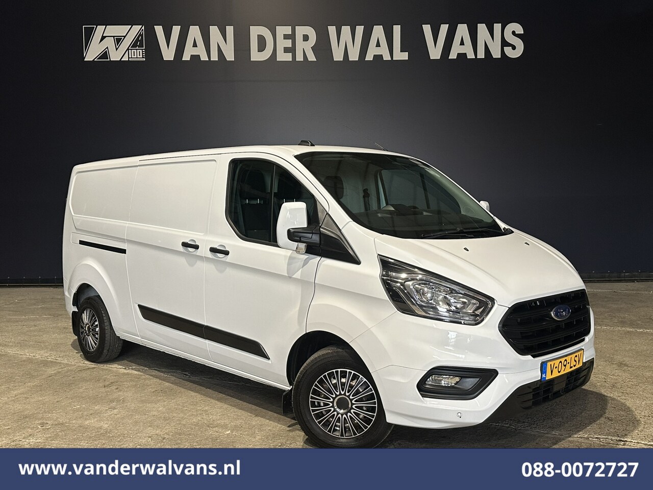 Ford Transit Custom - 2.0 TDCI 130pk L2H1 Euro6 ** Airco | LED | Cruisecontrol | Verwarmde voorruit | Parkeersen - AutoWereld.nl