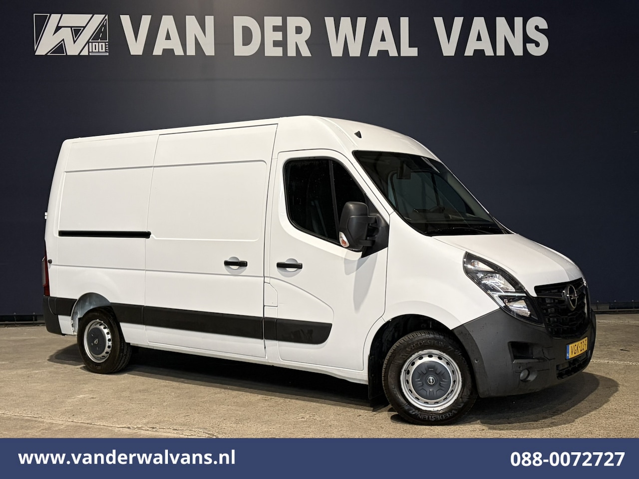 Opel Movano - 2.3 Turbo 150pk L2H2 Euro6 Airco | Leder | 2500kg Trekhaak | Navigatie | Camera cruisecont - AutoWereld.nl