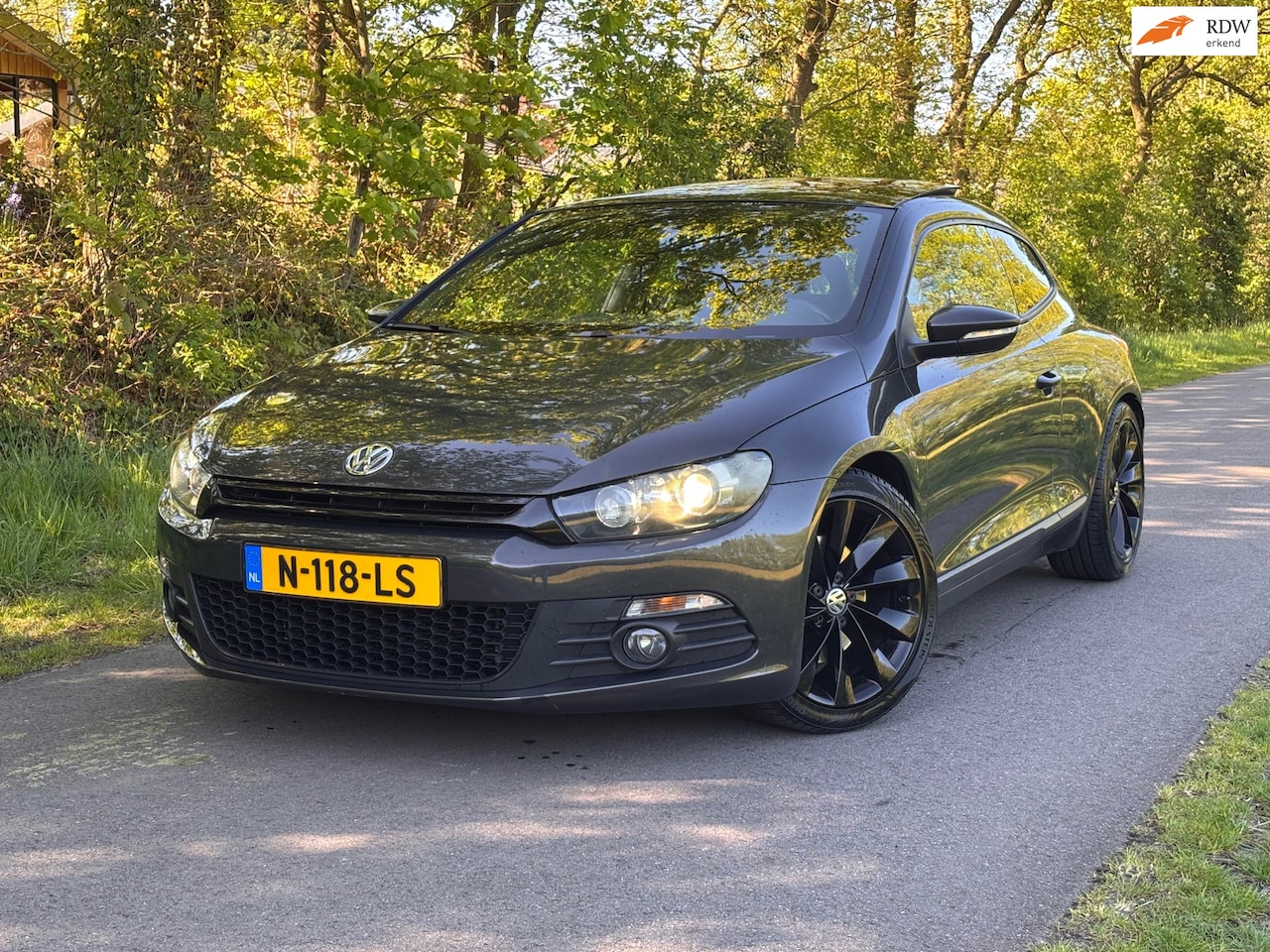 Volkswagen Scirocco - 2.0 TSI Highline | Cruise control + DSG + Pano Nu € 6.950,- !!! - AutoWereld.nl