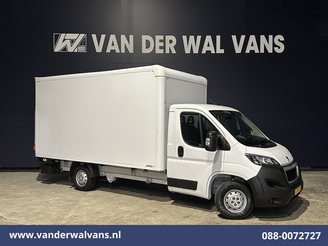 Peugeot Boxer - 2.2 BlueHDi 141pk Bakwagen 436cm Lang Laadklep Euro6 Airco | Cruisecontrol | 1085kg laadve - AutoWereld.nl
