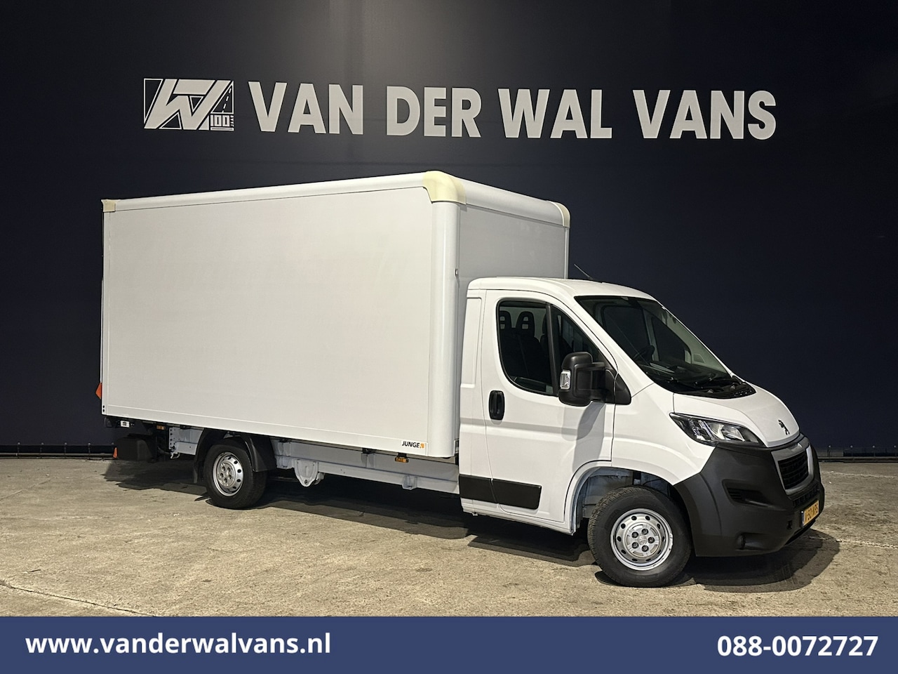 Peugeot Boxer - 2.2 BlueHDi 141pk Bakwagen 436cm Lang Laadklep Euro6 Airco | Cruisecontrol | 1085kg laadve - AutoWereld.nl