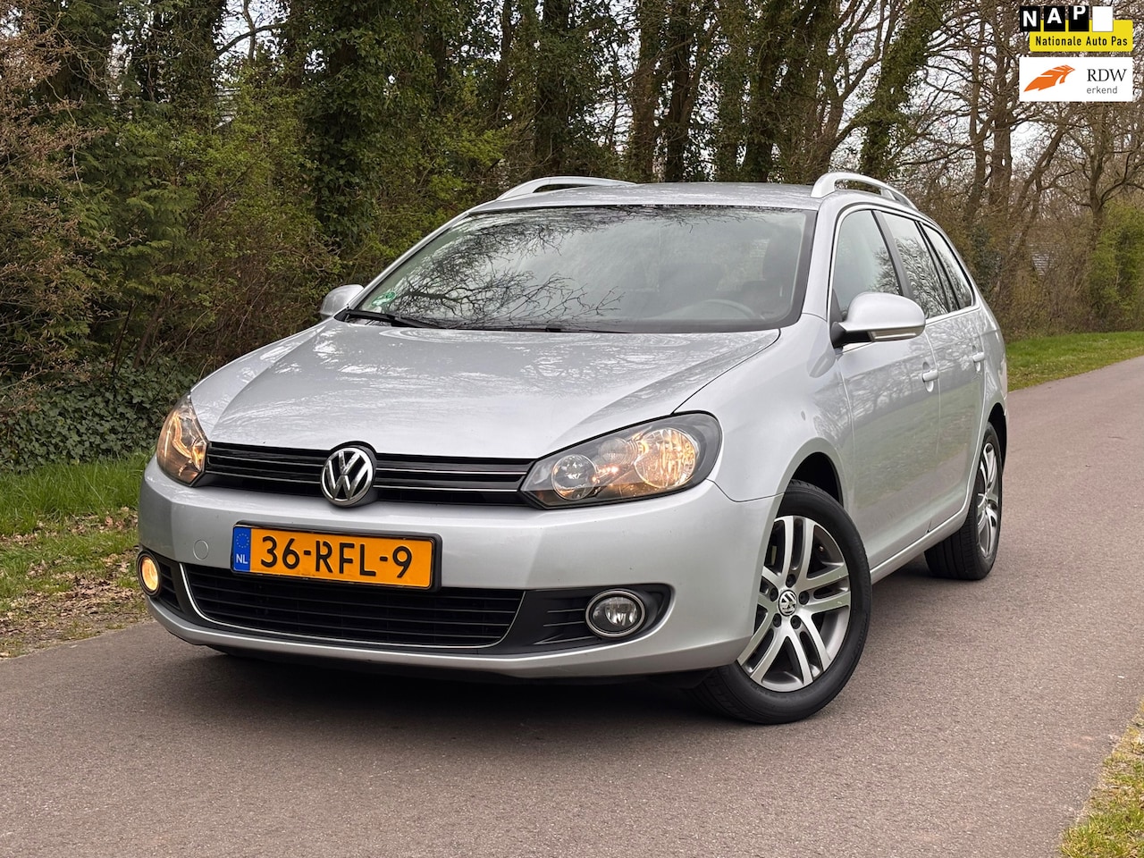 Volkswagen Golf Variant - 1.2 TSI Highline BlueMotion | Cruise control + Navi Nu € 2.950,- !!! - AutoWereld.nl
