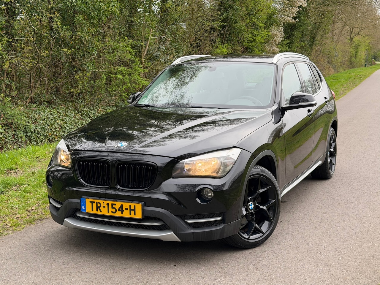 BMW X1 - XDrive18d Business+ | Automaat + Clima + Navi | - AutoWereld.nl