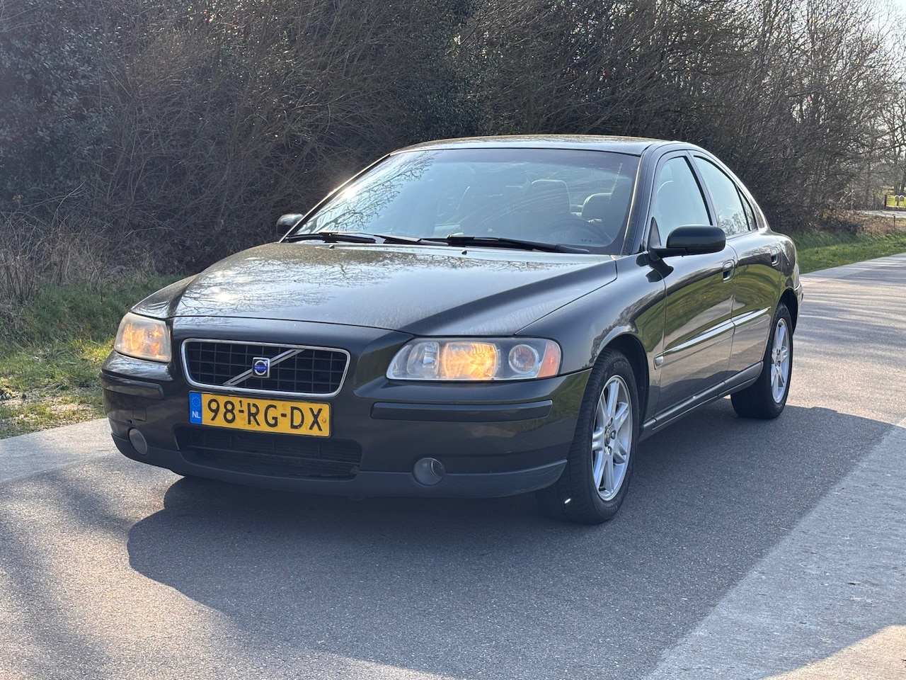 Volvo S60 - 2.4 Momentum | 5-Cilinder + Cruise | - AutoWereld.nl