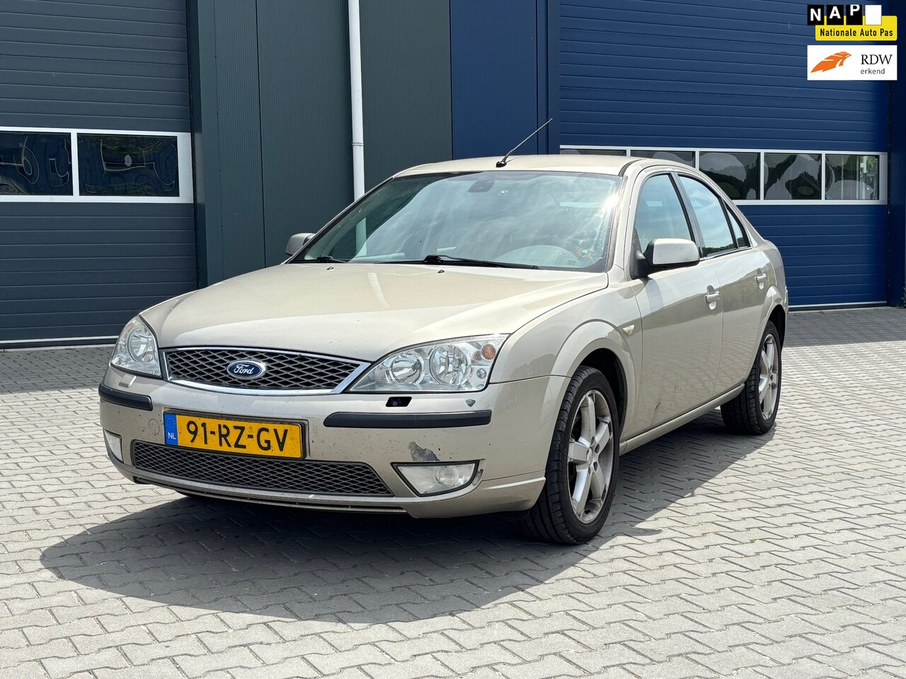 Ford Mondeo - 1.8-16V Platinum | Airco + Cruise control | - AutoWereld.nl