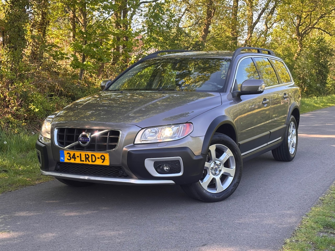 Volvo XC70 - 2.0 D3 FWD Summum | Airco + Cruise control + Leder | - AutoWereld.nl