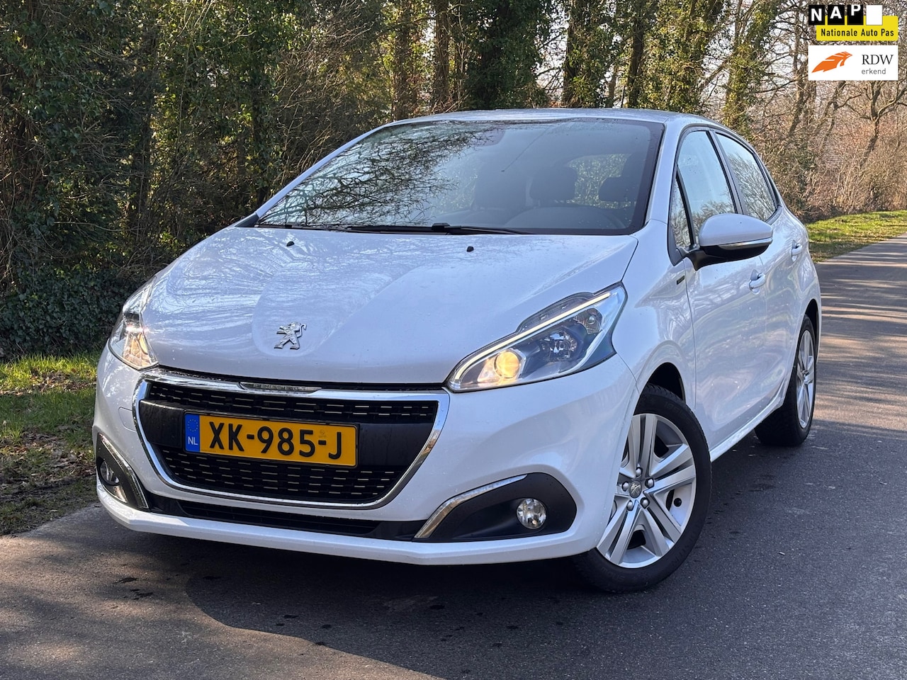 Peugeot 208 - 1.2 PureTech Signature | Cruise + Navi + " 151.000 " KM NAP | - AutoWereld.nl