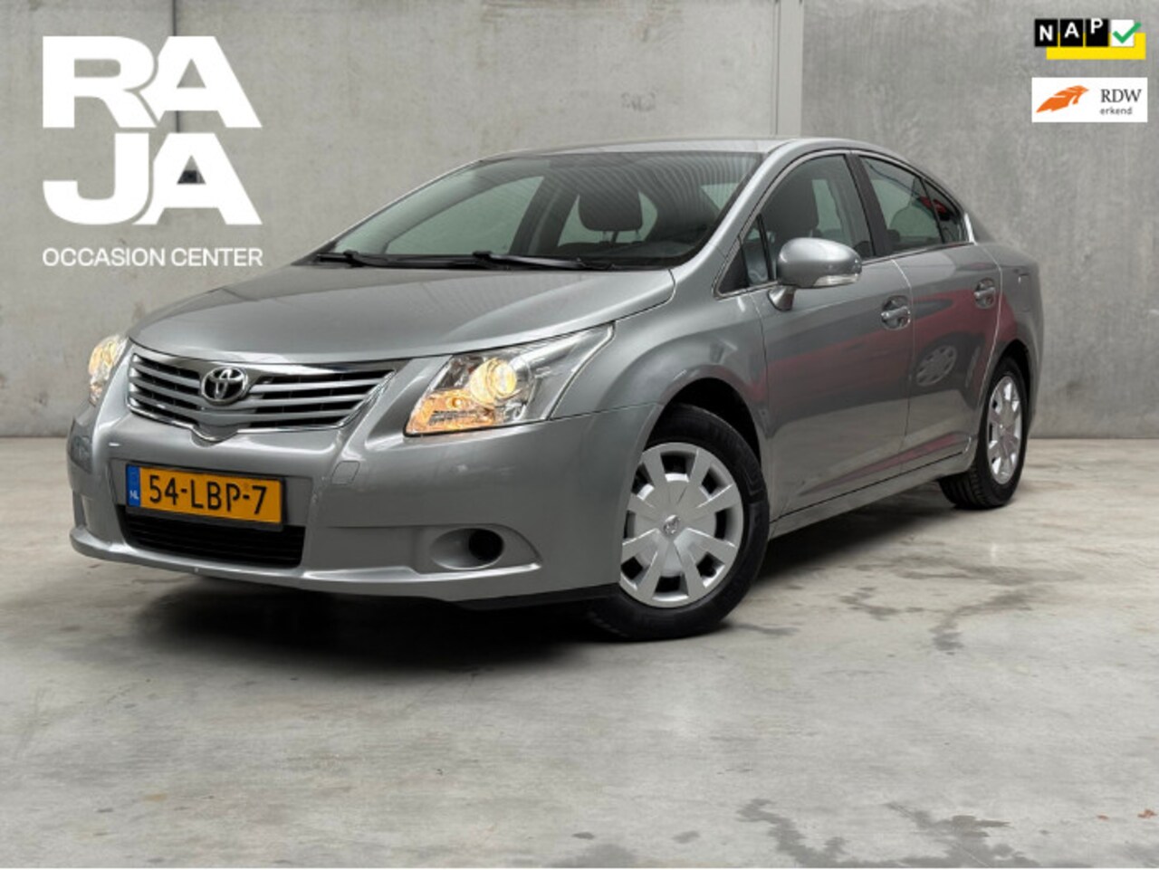 Toyota Avensis - 1.6 VVTi Comfort Navi Clima Trekhaak super onderhouden - AutoWereld.nl