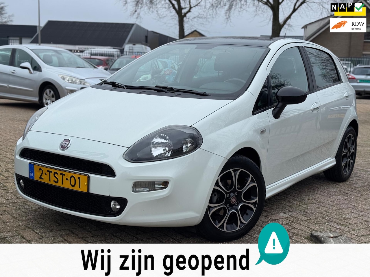 Fiat Punto Evo - 0.9 TwinAir Racing AIRCO BEURT APK 02-2027 5DEURS - AutoWereld.nl
