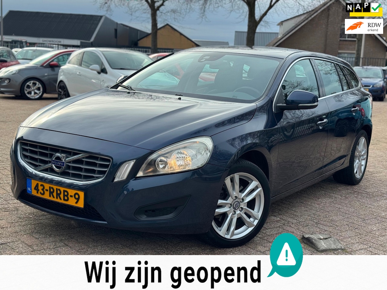 Volvo V60 - 1.6 T4 Momentum AUTOMAAT NAVI CRUISE APK - AutoWereld.nl